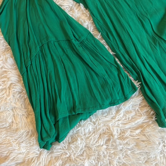 Cold Shoulder Top - Picture 4 of 4